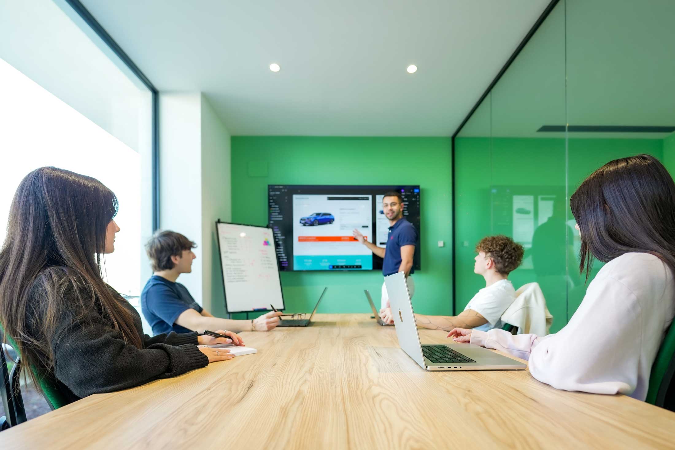 Bureau de Brescia One AM Bureau de Brescia One AM